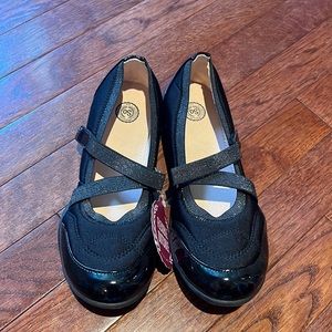 NWT Girl shoes with Velcro straps